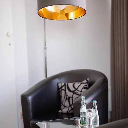Am Nikolaiort Otel 3*